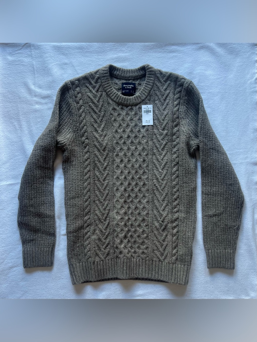 Abercrombie & Fitch Men's Cable Knit Crewneck Sweater Biege/Oatmeal Size S NWT